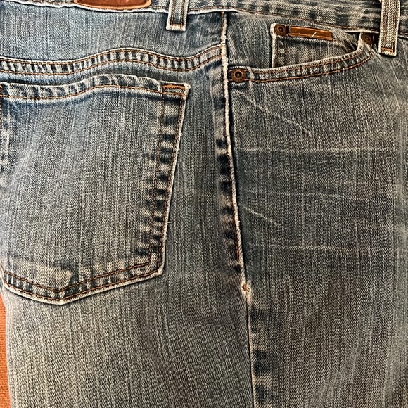 Distressed Eddie Bauer Full Length high waisted Boot Cut Jeans, Sz 14 - Picture 9 of 13